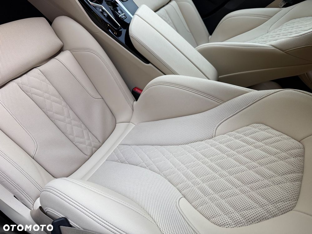 BMW Seria 5 530e M Sport sport - 32