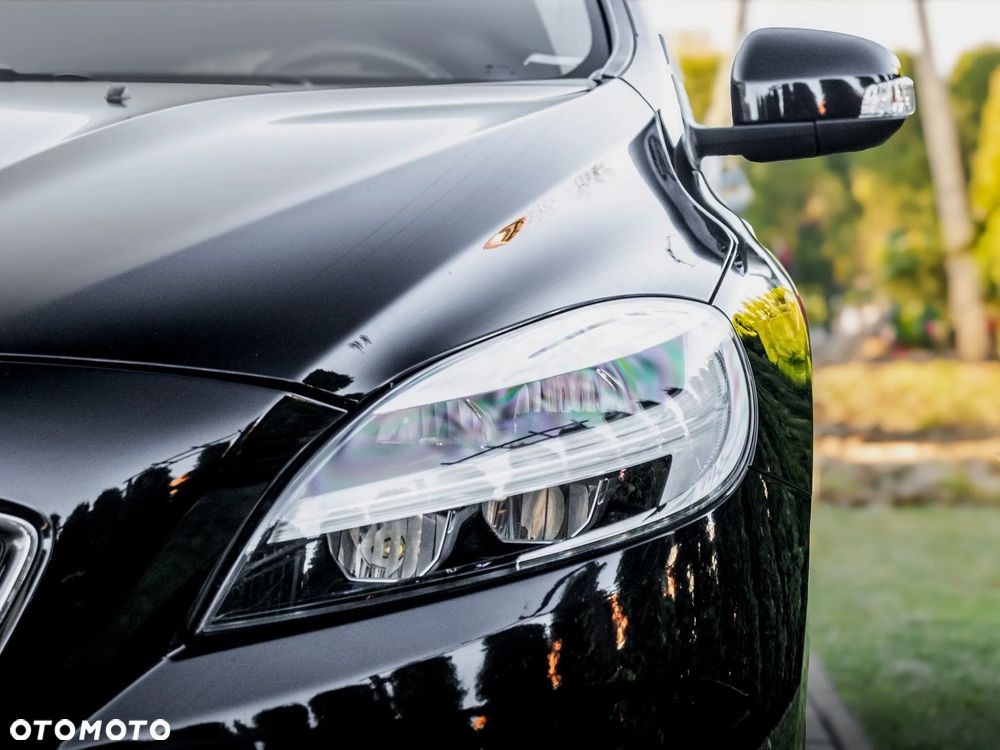 Volvo V40 D2 Drive-E Momentum - 36