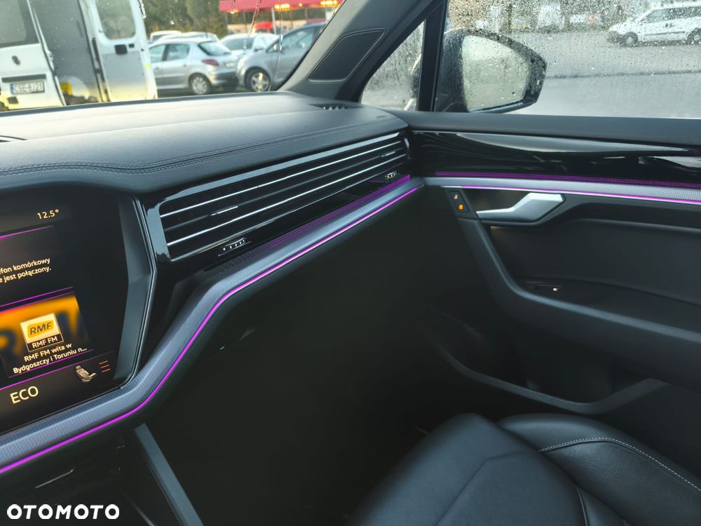 Volkswagen Touareg - 25