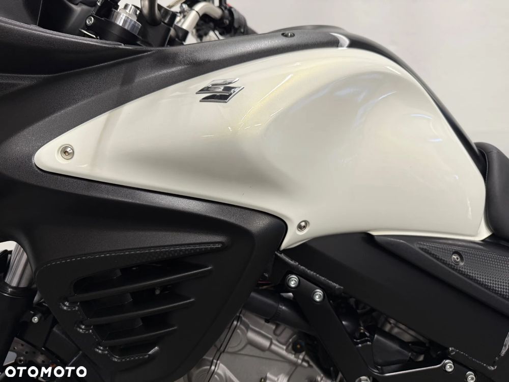 Suzuki V-STROM - 22