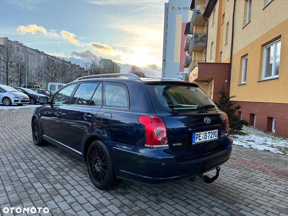 Toyota Avensis 1.8 VVT-i Executive - 10