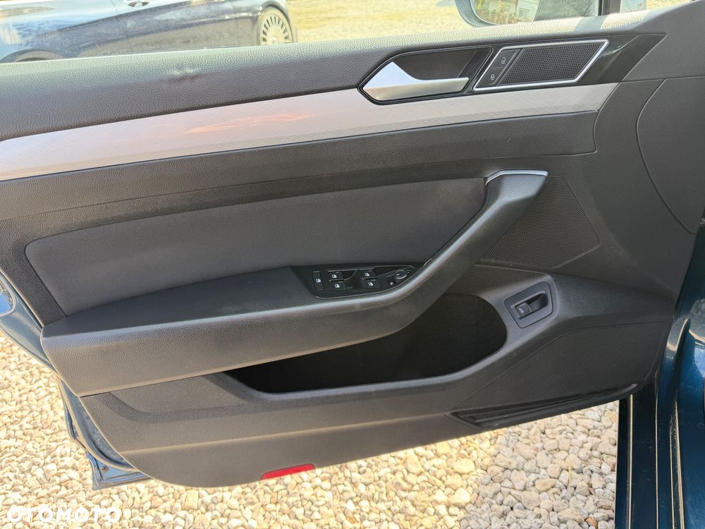 Volkswagen Passat 2.0 TDI EVO Business DSG - 18
