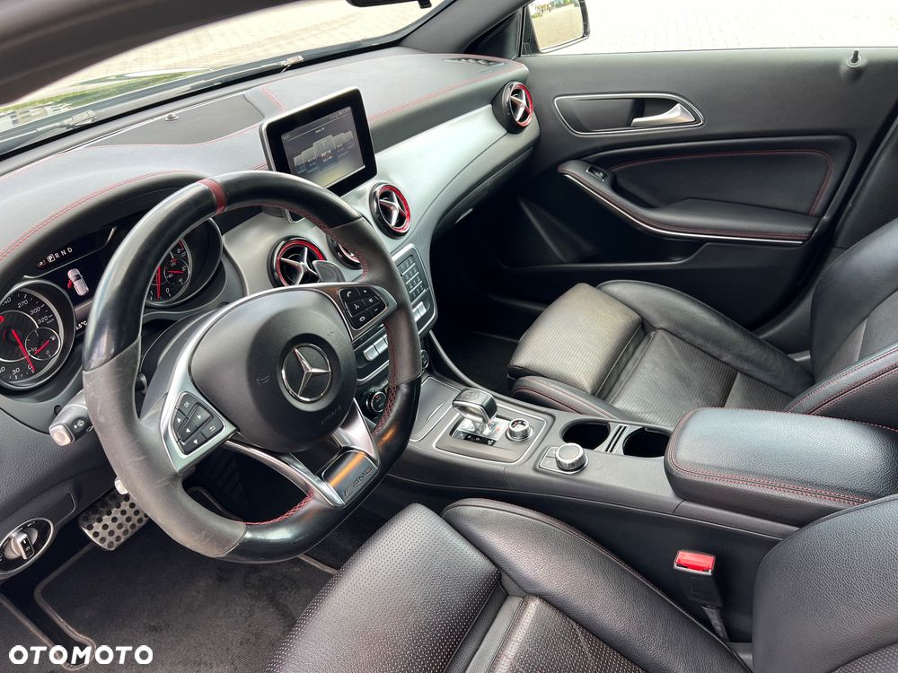 Mercedes-Benz GLA - 10