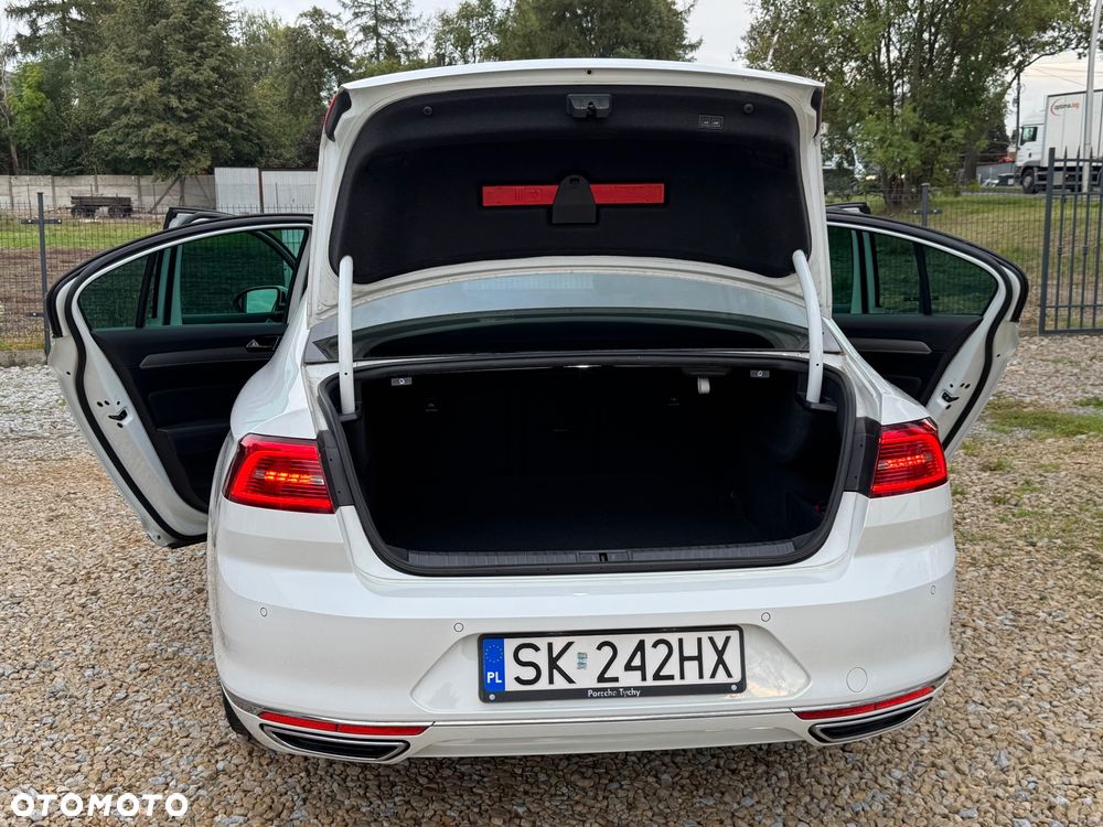 Volkswagen Passat 2.0 TDI 4Mot Elegance DSG - 18