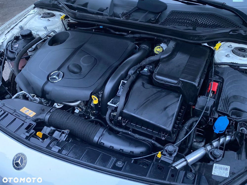 Mercedes-Benz GLA 200 d 7G-DCT - 12