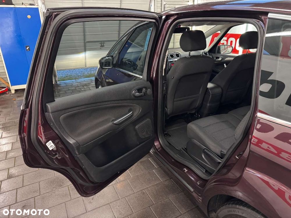 Ford S-Max - 34