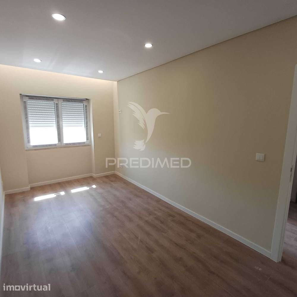 Apartamento T2 Renovado com Varanda - Queluz - Grande imagem: 3/21