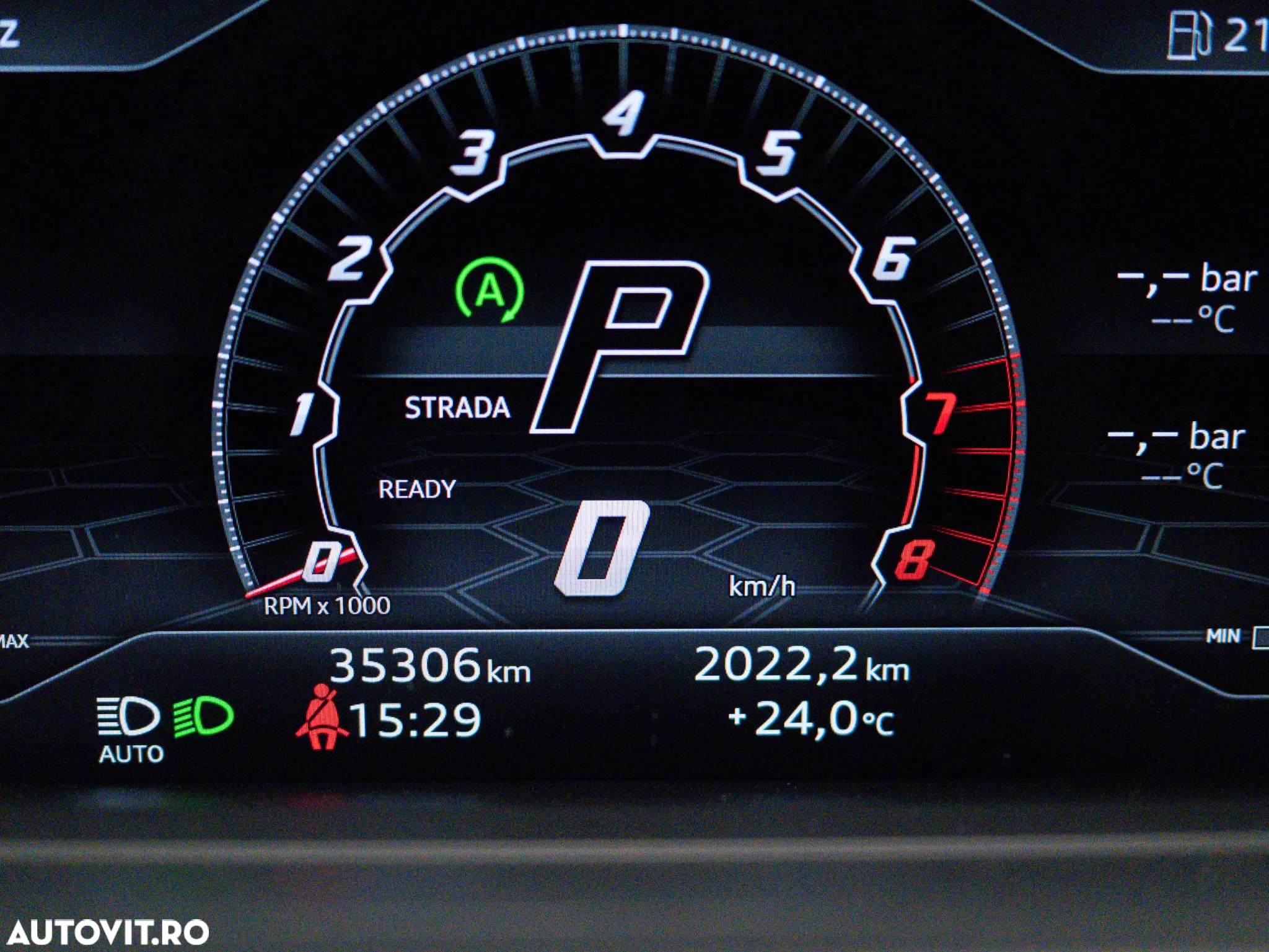 Lamborghini URUS Standard - 12