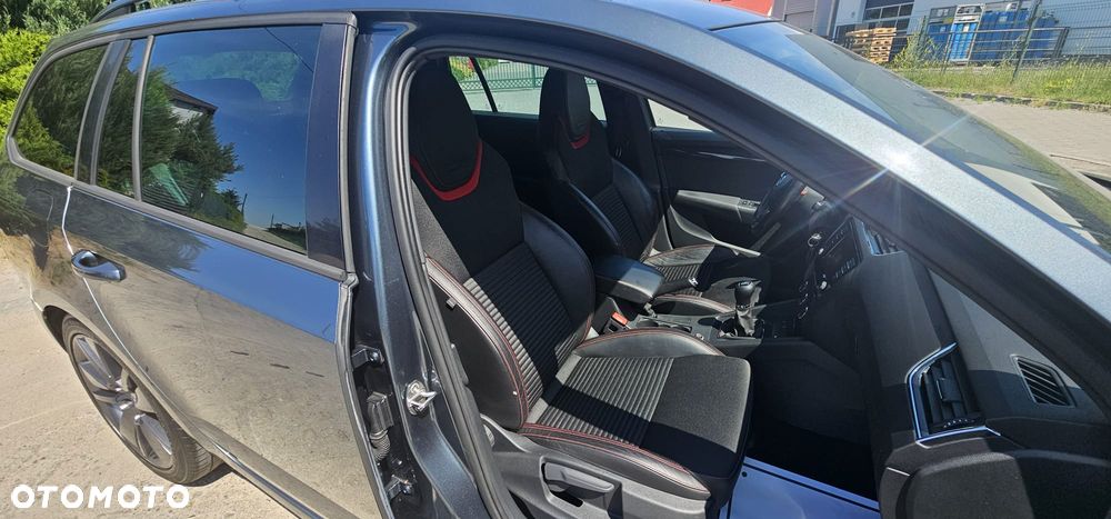 Skoda Octavia 2.0 TDI RS DSG - 9