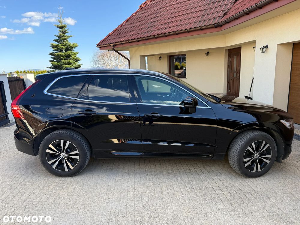 Volvo XC 60 B4 D AWD Momentum Pro - 4