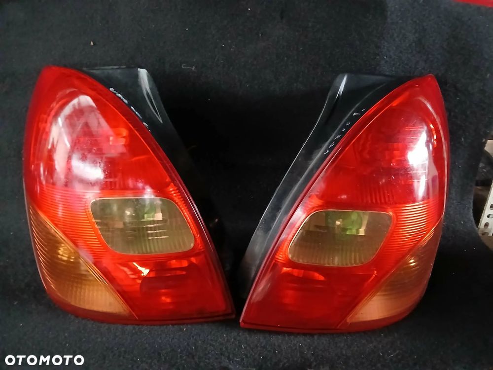 Toyota Corolla Verso Lampa tylna lewa, prawa - 1