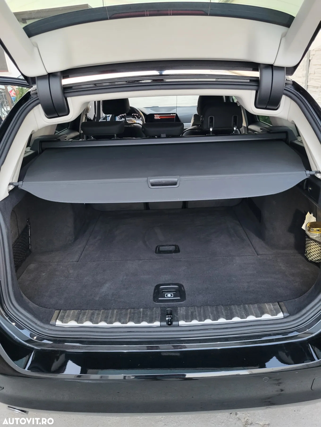 BMW Seria 3 318d Touring Aut. Sport Line - 11