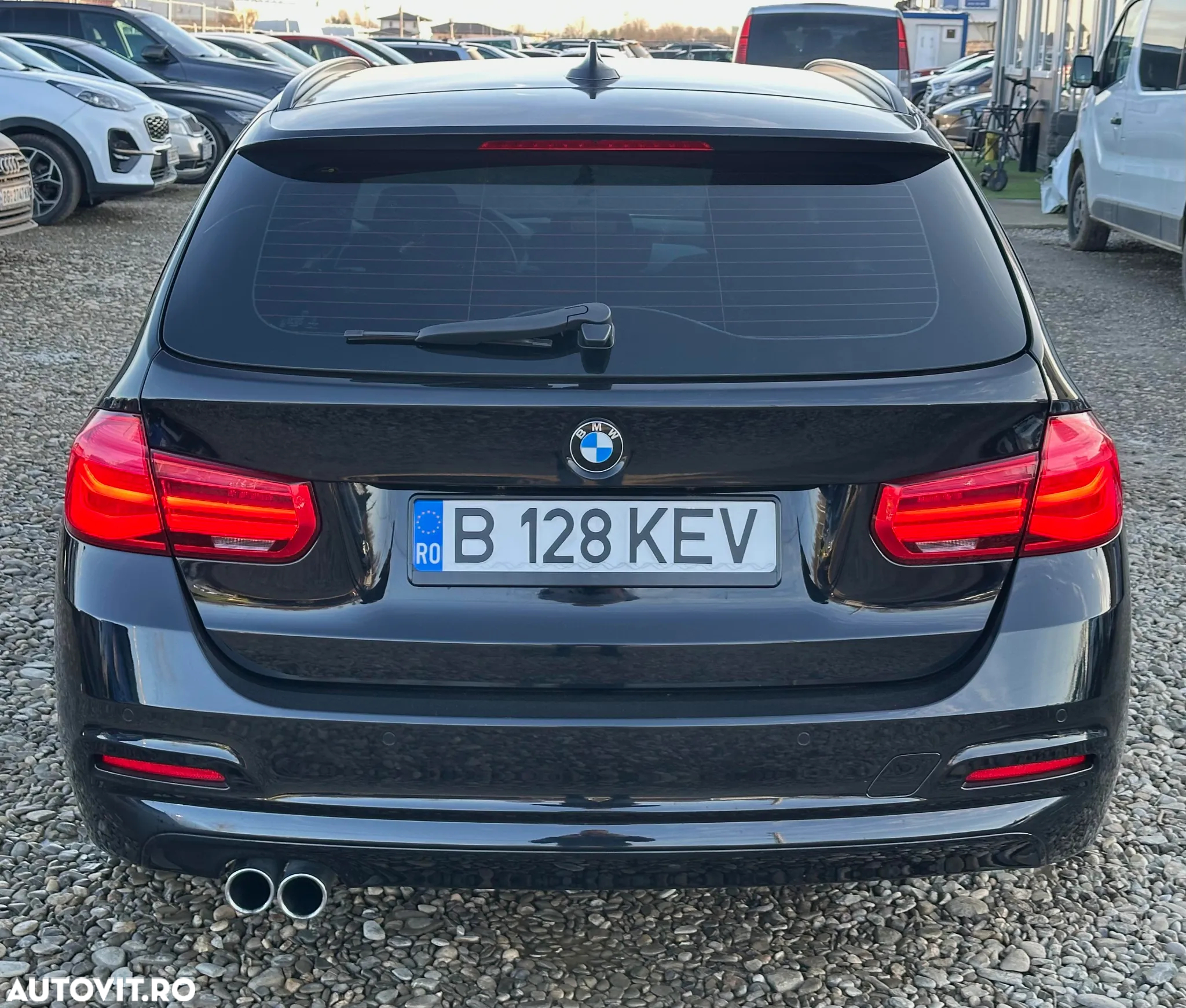 BMW Seria 3 320d Touring Aut. Advantage - 32