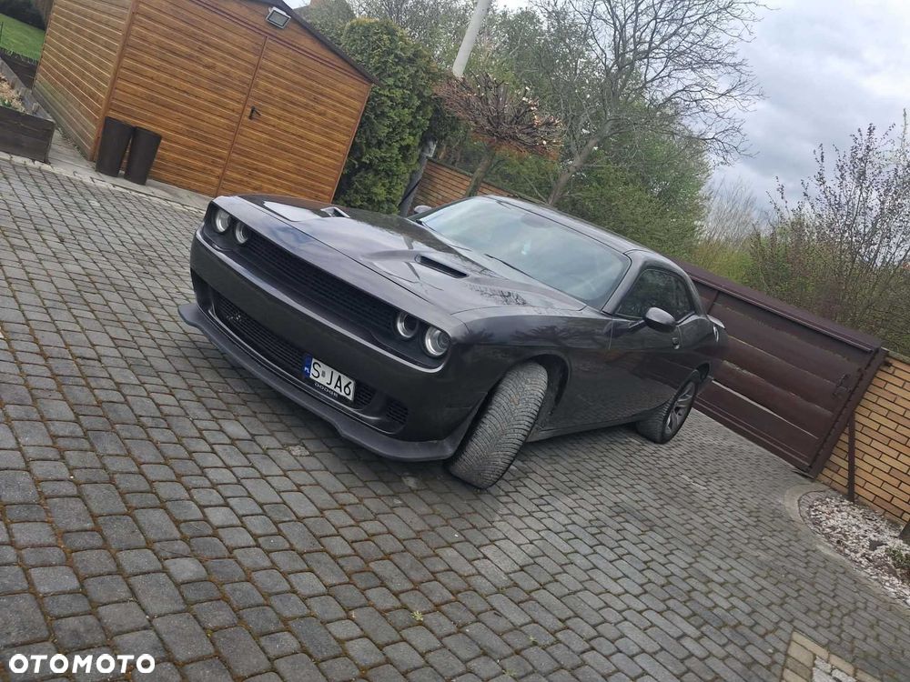 Dodge Challenger - 1
