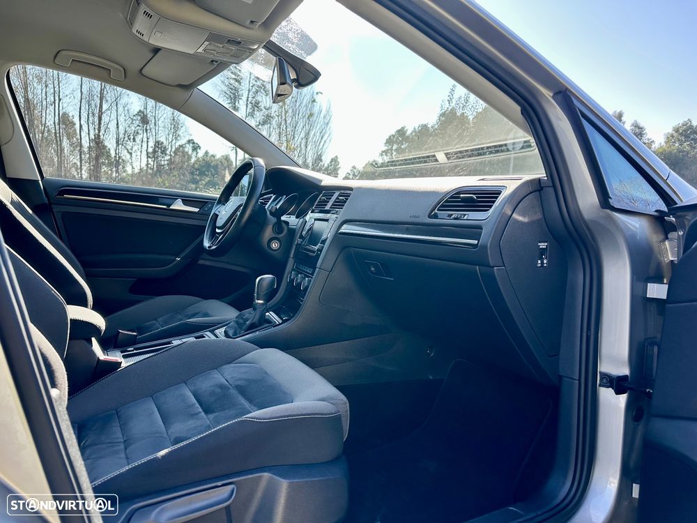 VW Golf 1.6 TDi Highline DSG - 34