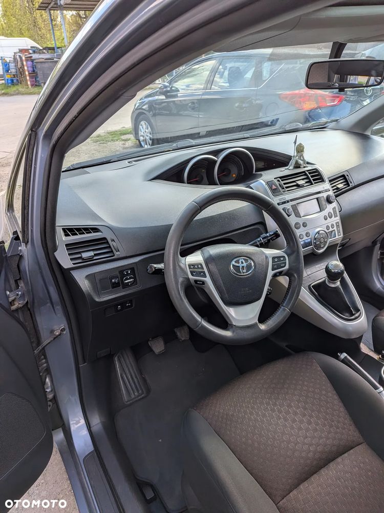 Toyota Verso 1.8 Executive - 23
