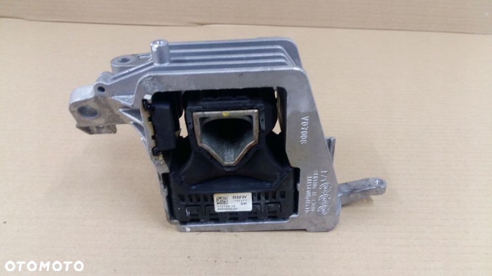 BMW F39 F40 F48 F55 F60 PODUSZKA SILNIKA 6885934 - 2