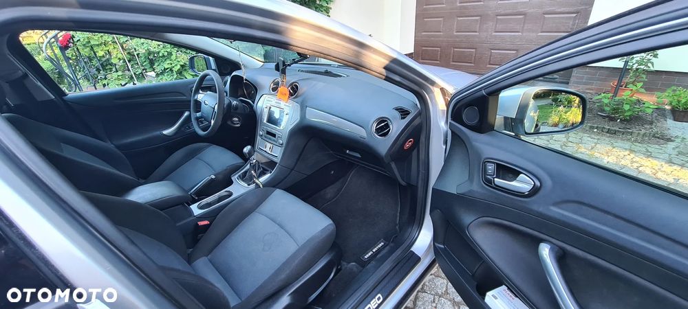 Ford Mondeo 1.8 TDCi Ambiente - 35