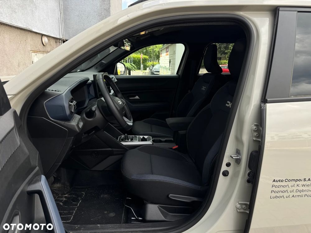 Dacia Duster 1.6 Full Hybrid 140 Journey MMT - 11