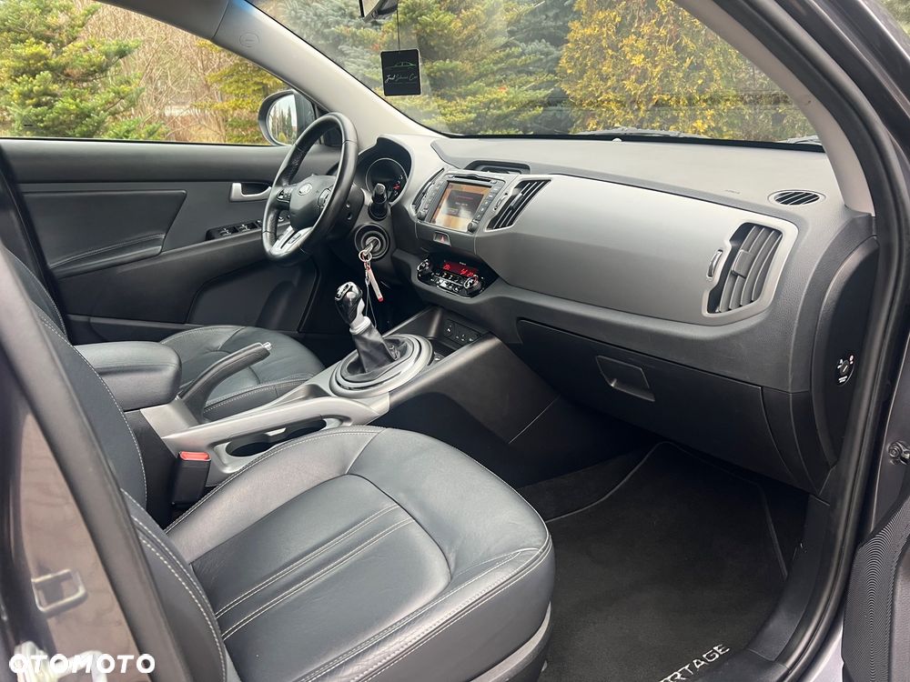 Kia Sportage 1.7 CRDI 2WD ISG Dream-Team Edition - 29