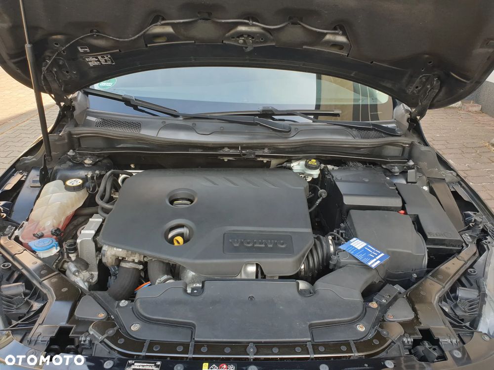 Volvo V40 D2 R Design - 20