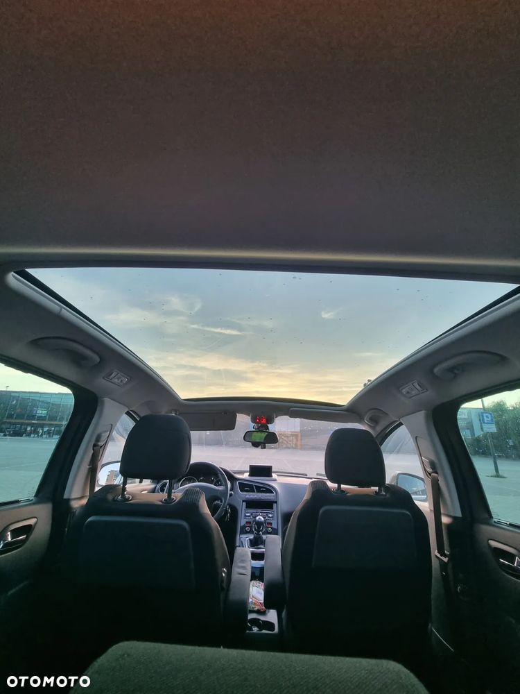 Peugeot 5008 - 14