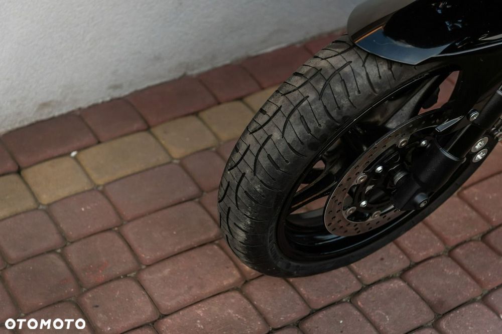 Yamaha FZ - 11