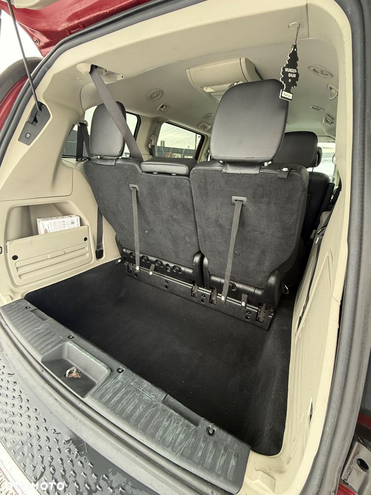 Chrysler Town & Country 3.6 Limited - 36