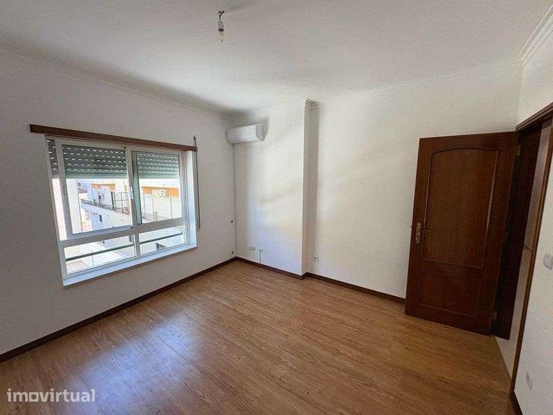 Apartamento T3 no Centro da Vila de Ferreira do Zêzere - Grande imagem: 3/12