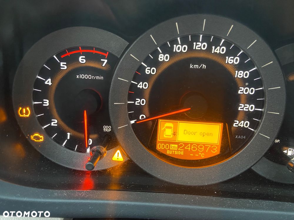 Toyota RAV4 2.2 D-4D X - 2
