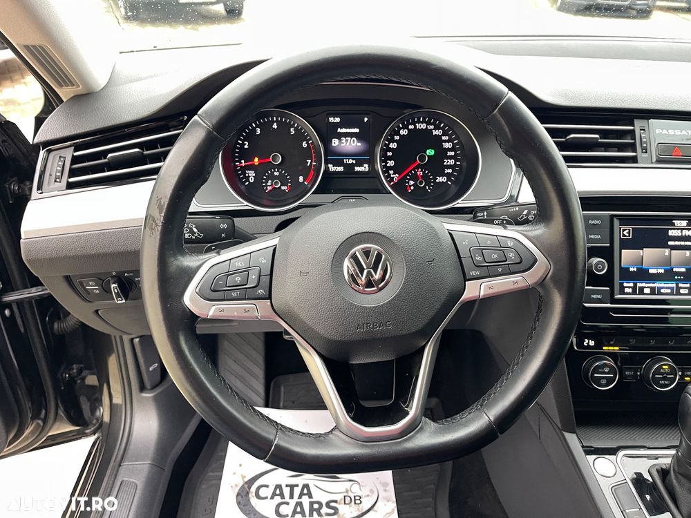Volkswagen Passat - 37