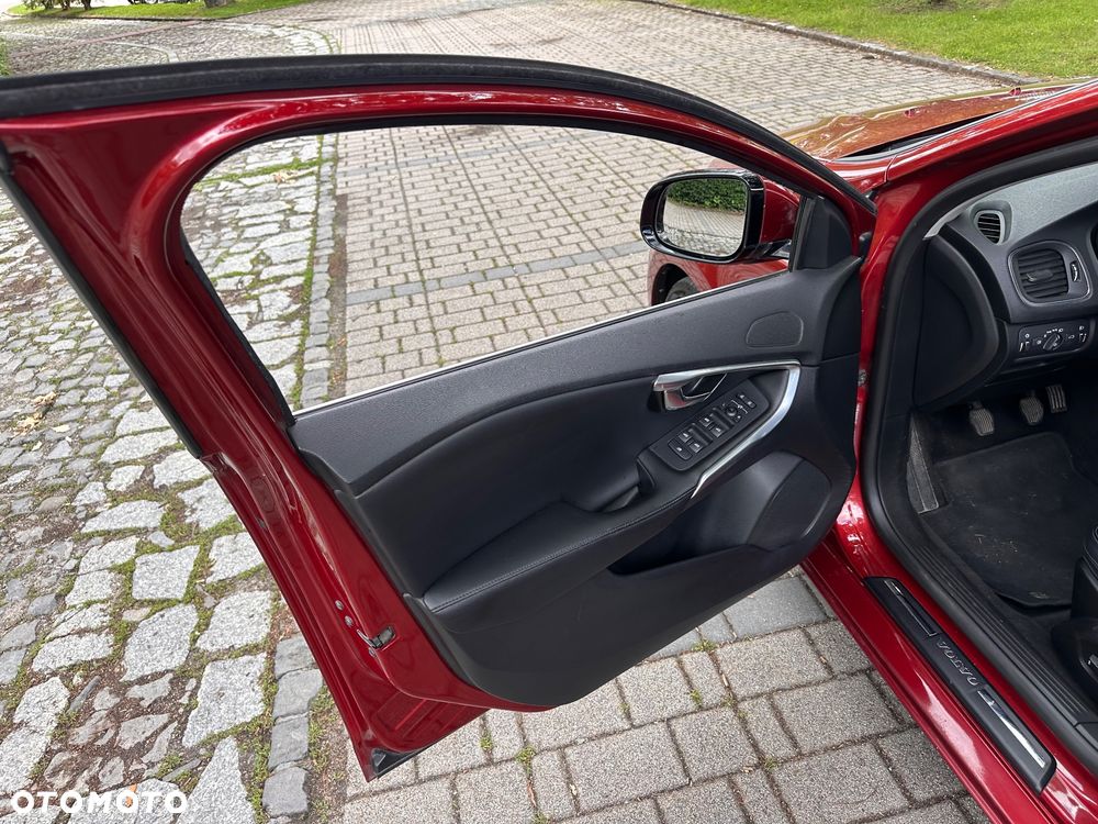 Volvo V40 D4 Inscription - 14