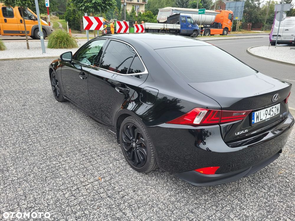 Lexus IS - 4