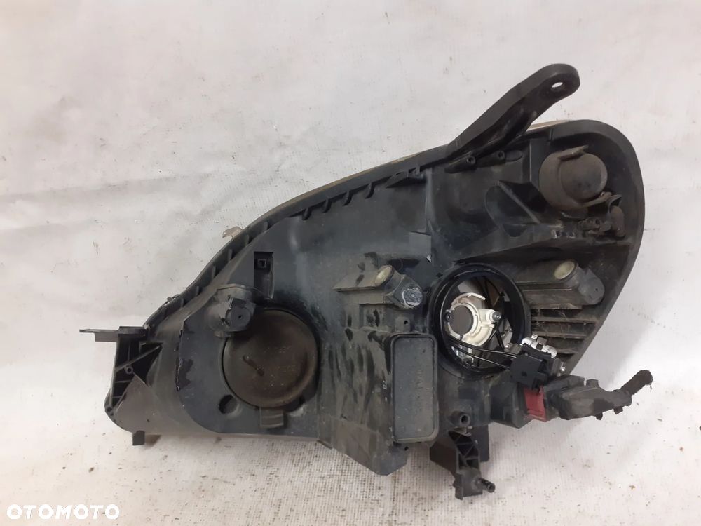 .  PRZOD PRZEDNIA LAMPA PRAWA OPEL ZAFIRA B - 3