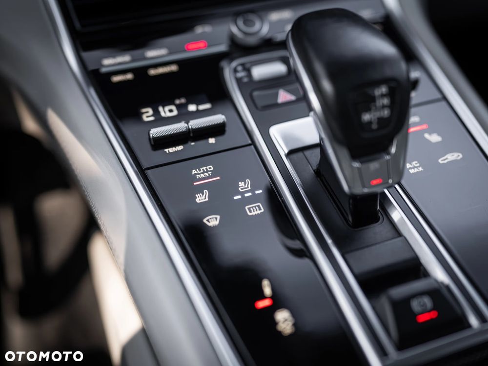 Porsche Panamera Turbo - 15