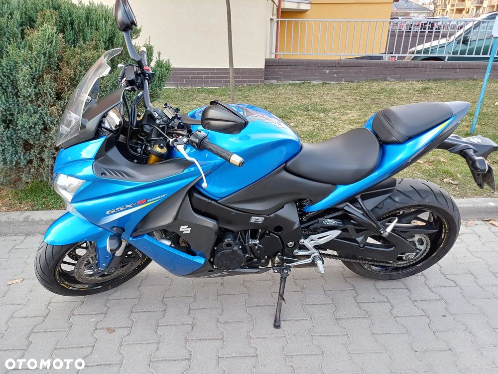 Suzuki GSX 1000 - 16