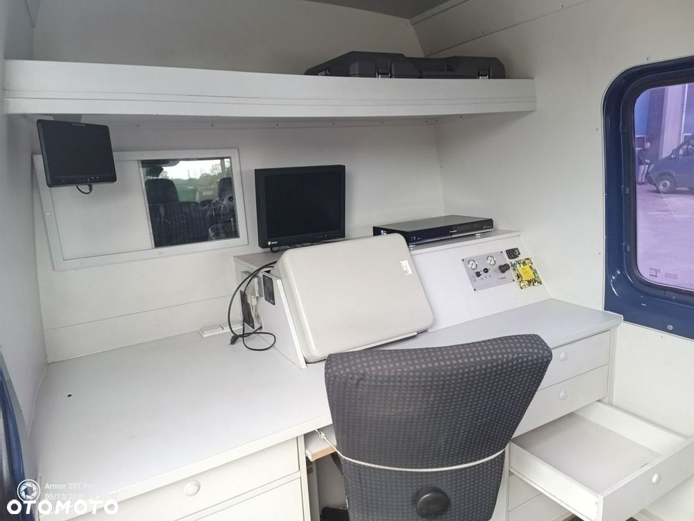 Mercedes-Benz Sprinter - 6