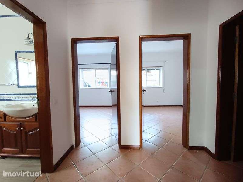 Moradia com jardim r/chão T3+1 - Grande imagem: 5/12