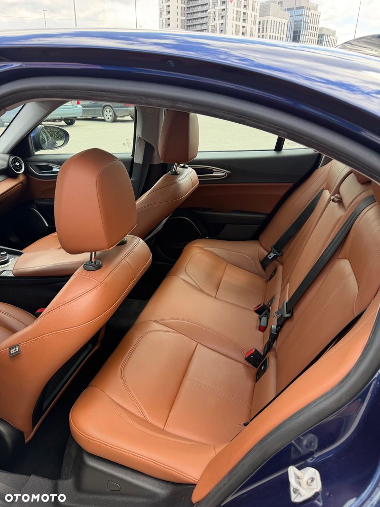 Alfa Romeo Giulia 2.0 Turbo 16V AT8 Veloce Ti - 14