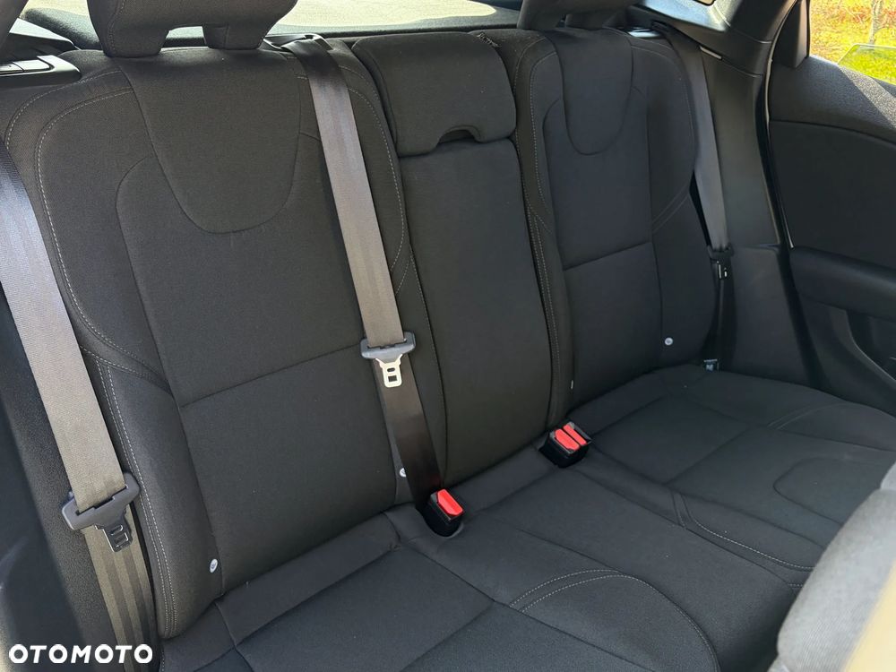 Volvo V40 D2 Linje You - 26