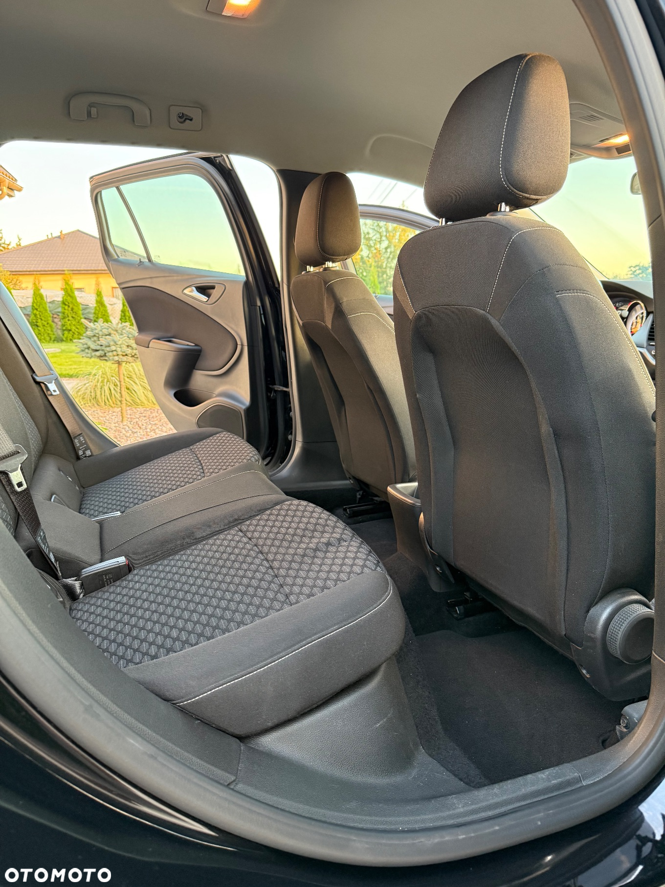 Opel Astra 1.6 D (CDTI) Start/Stop Sports Tourer Business - 11