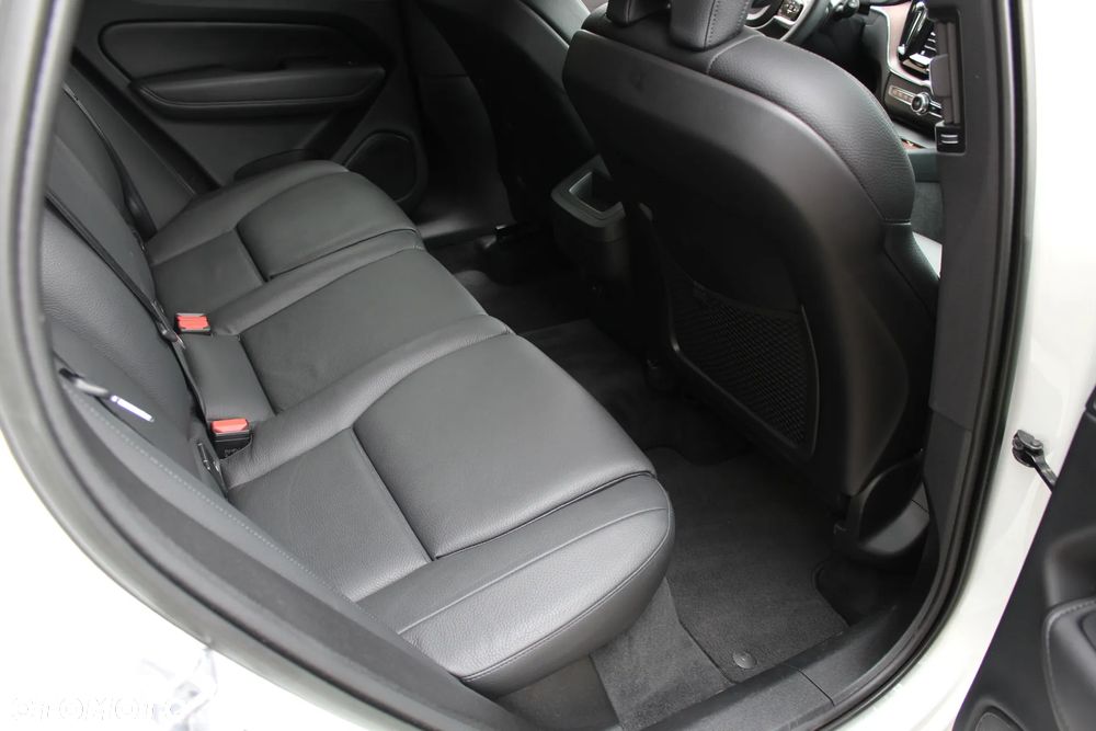 Volvo XC 60 B5 B AWD Geartronic RDesign - 27