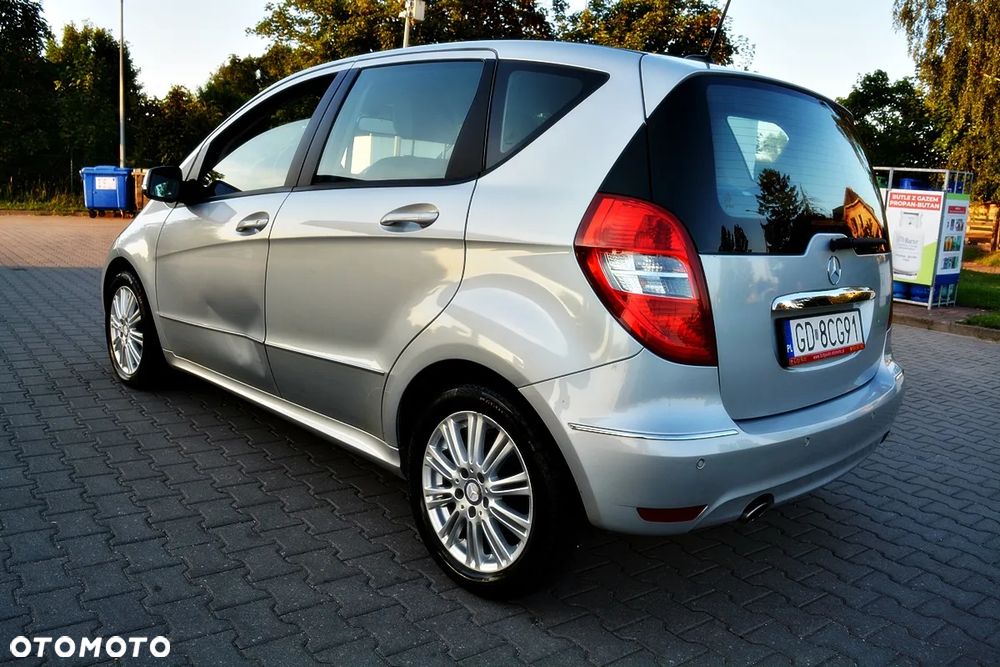 Mercedes-Benz Klasa A 160 Autotronic Elegance - 15