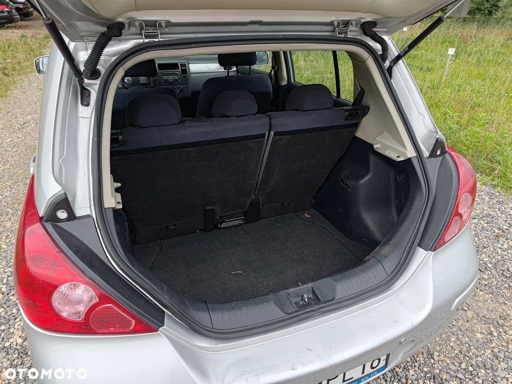 Nissan Tiida 1.6 Tekna - 9