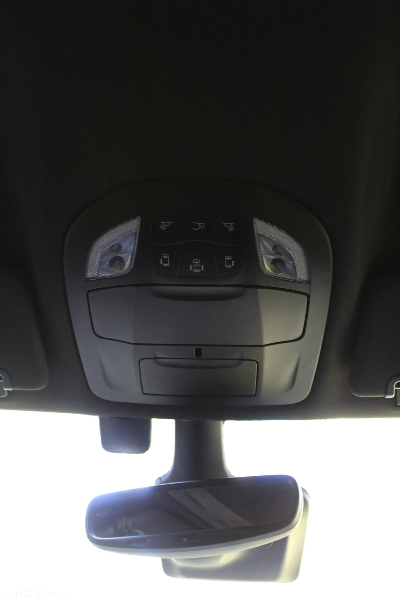 Chrysler Pacifica - 16