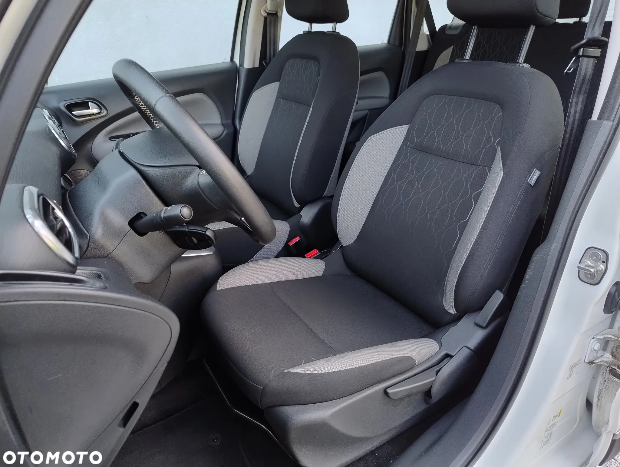 Citroën C3 Picasso 1.4i Exclusive - 9