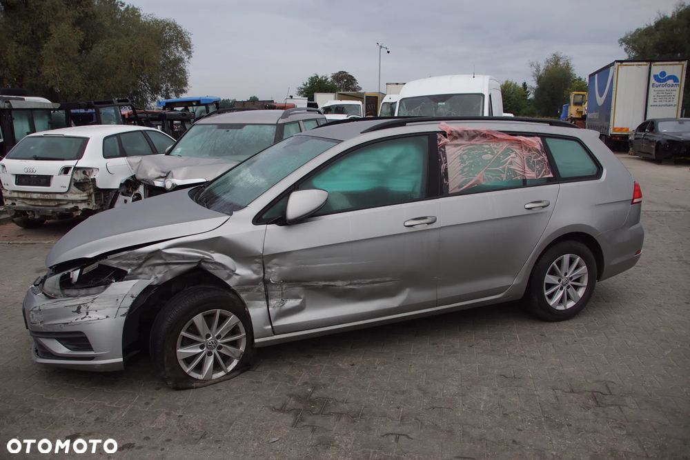 Auto na części - Volkswagen Golf VII Lift 1.0 TSI 115 KM DKRF UDM LB7W 2020R Silnik Skrzynia Drzwi Błotnik Zderzak Klapa Lampa Lusterko Klamka Szyba Deska Kokpit Sterownik Moduł Czujnik Licznik Wyświetlacz Panel Kierownica - 2