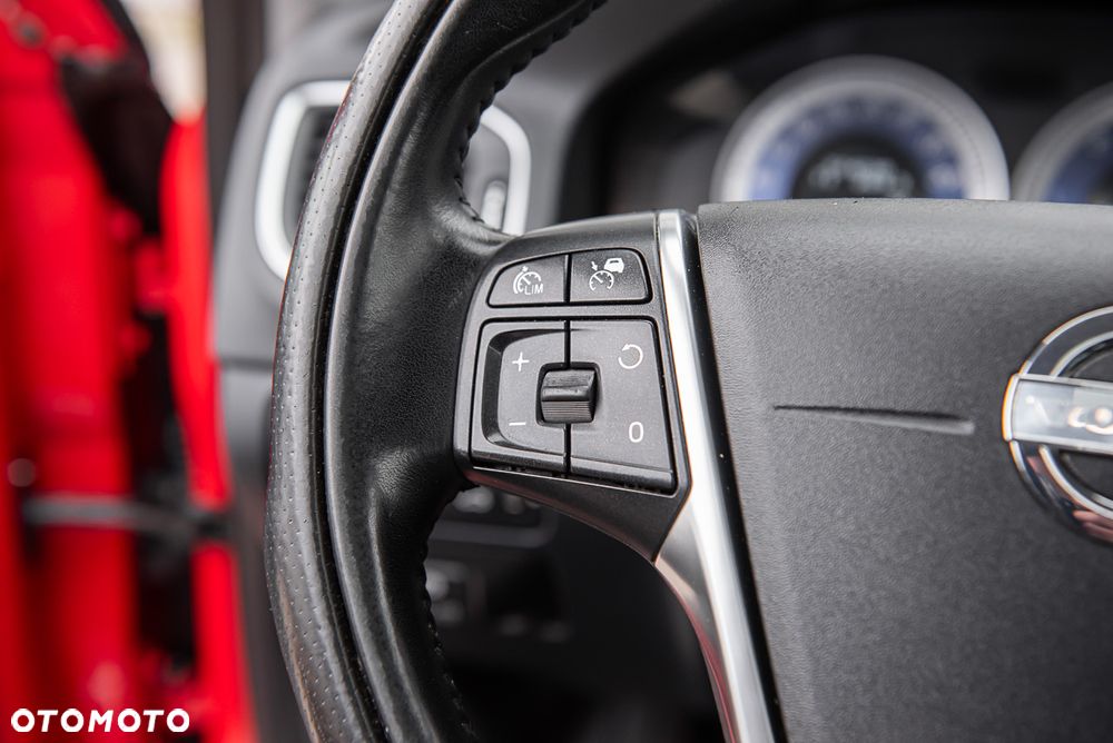 Volvo V60 D5 AWD Geartronic RDesign - 21