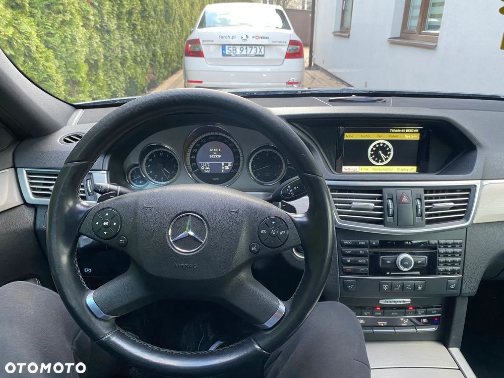 Mercedes-Benz Klasa E 350 CDI BlueEff Avantgarde - 9
