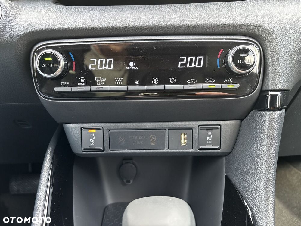 Toyota Yaris - 12